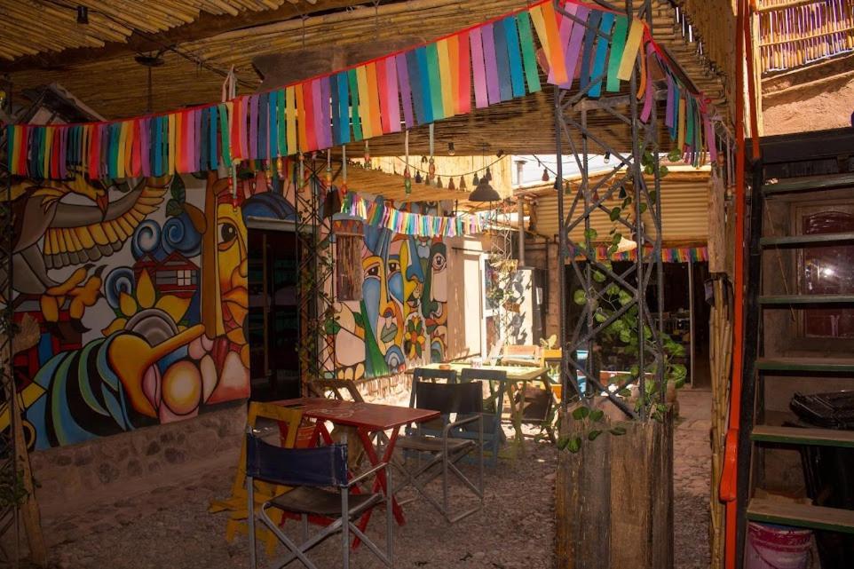 Giramundo Hostel Humahuaca Buitenkant foto