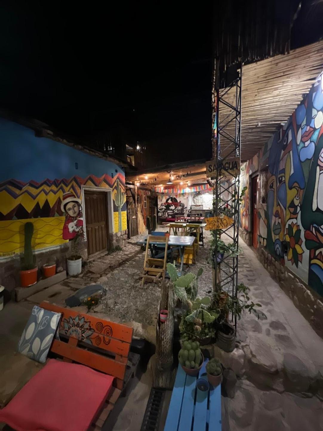 Giramundo Hostel Humahuaca Buitenkant foto